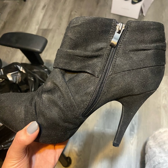 Le chateau heels - Picture 2 of 4